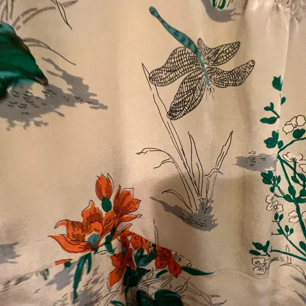 Anthropologie Floral Silk Blouse | Size 6 | V-Neck Flutter Sleeve Cream Top - Picture 5 of 10
